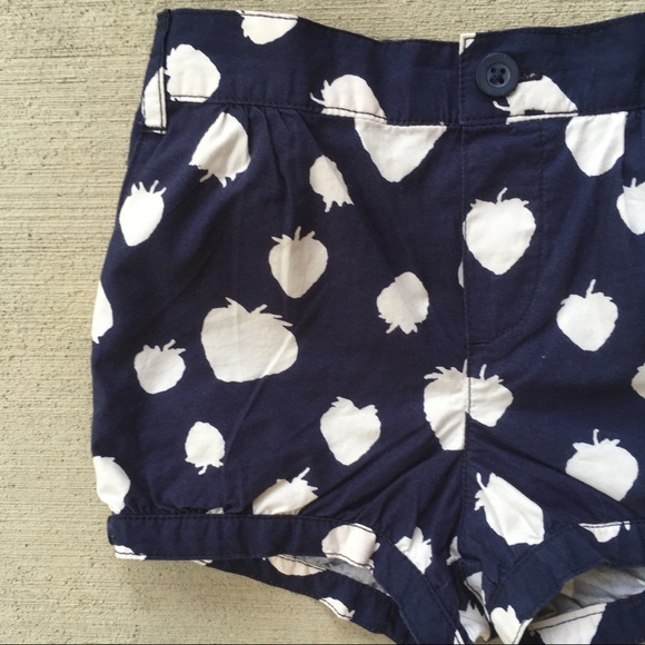 Gap strawberry shorts - Picture 2 of 7